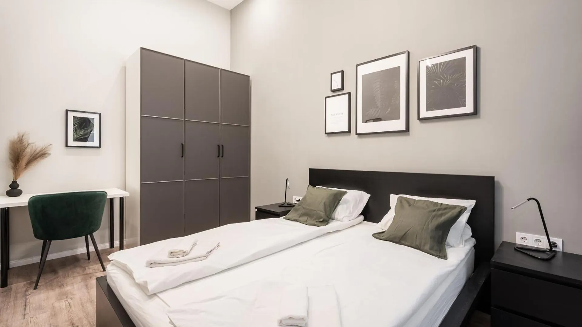 Akacfa 27 Two Bedroom Apartment Budapest