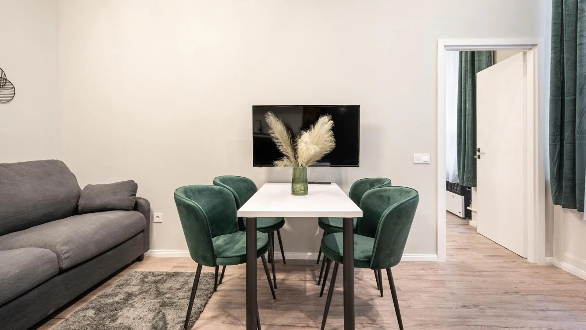 Akacfa 27 Two Bedroom Apartment Budapest