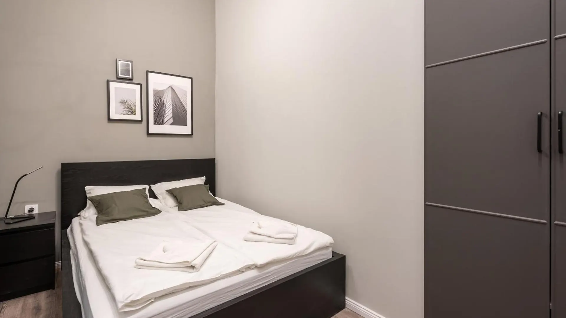 Akacfa 27 Two Bedroom Apartment Budapest