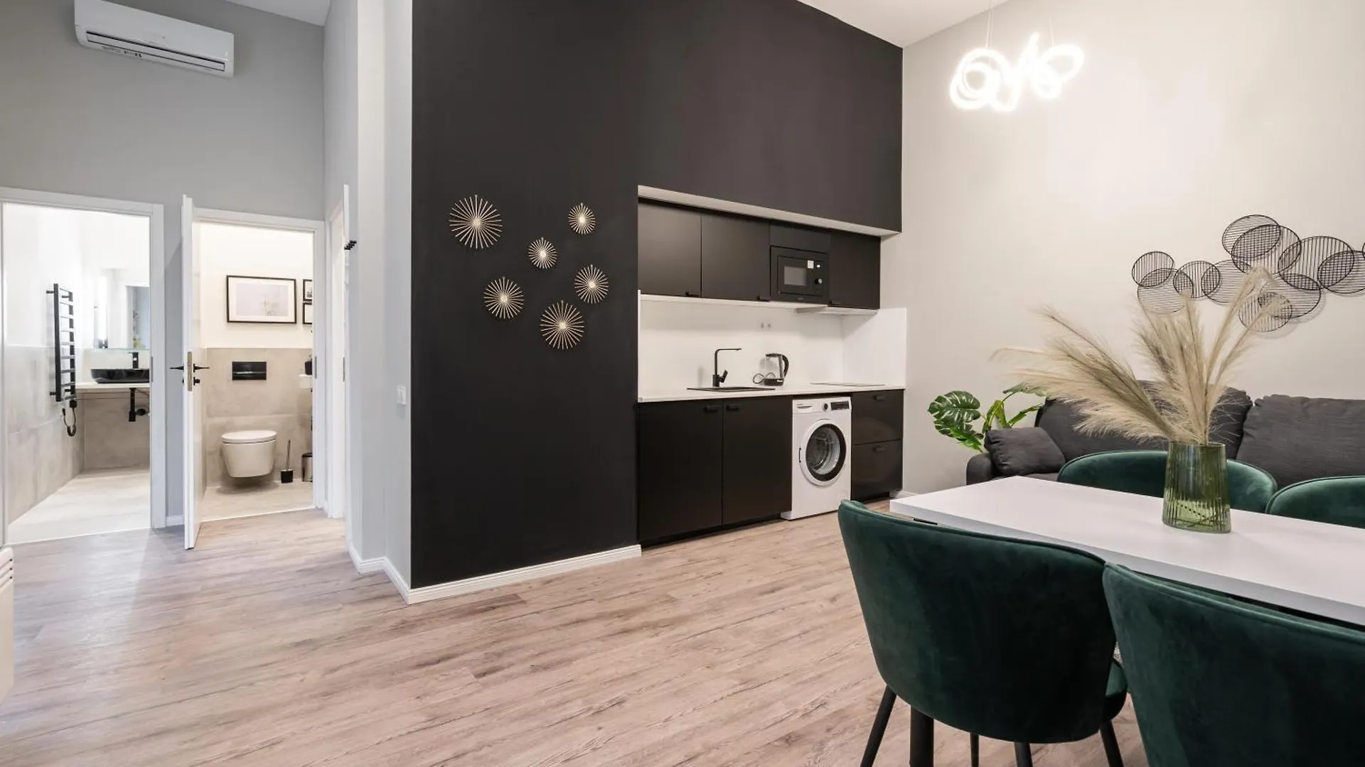 Akacfa 27 Two Bedroom Apartment Budapest